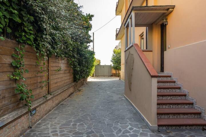 Appartamento Fronte Mare Con Parcheggio Privato 佩斯卡拉 外观 照片
